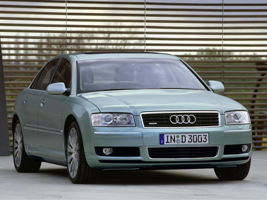  Audi A8 4.0 TDI Quattro (D3) 2003 года  (фото 1 из 13)